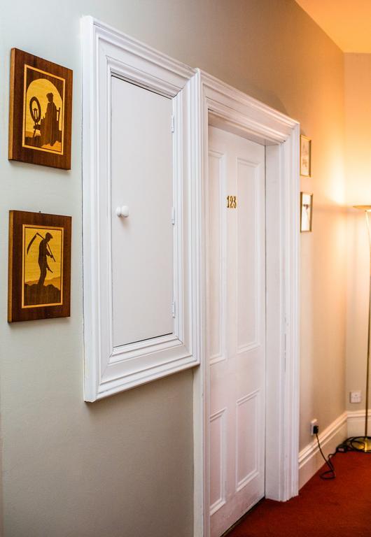 Byrnes Wine Dine Stay Ennistimon Room photo