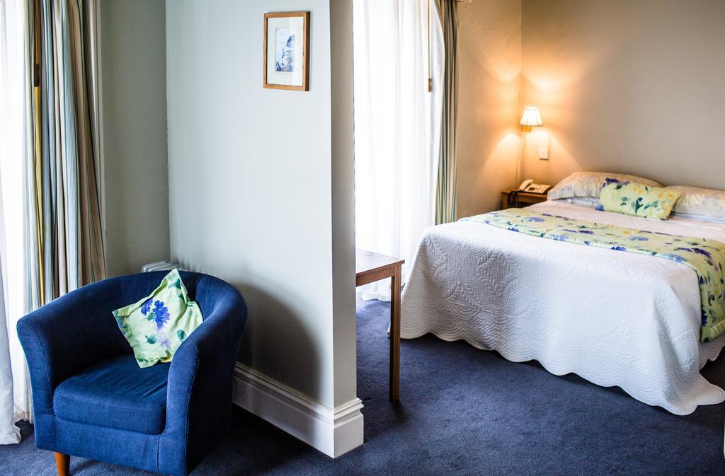 Byrnes Wine Dine Stay Ennistimon Room photo